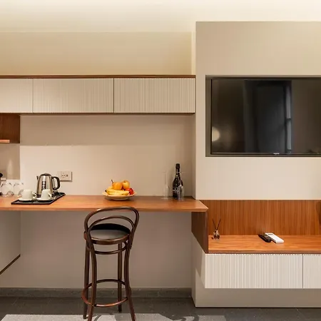 Domus Suites Colosseum-3